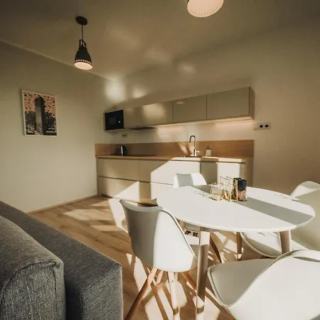Citybeat Apartments, 400M From The Square Plzen Exterior photo