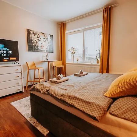 Citybeat Apartments, 400M From The Square Plzen Exterior photo