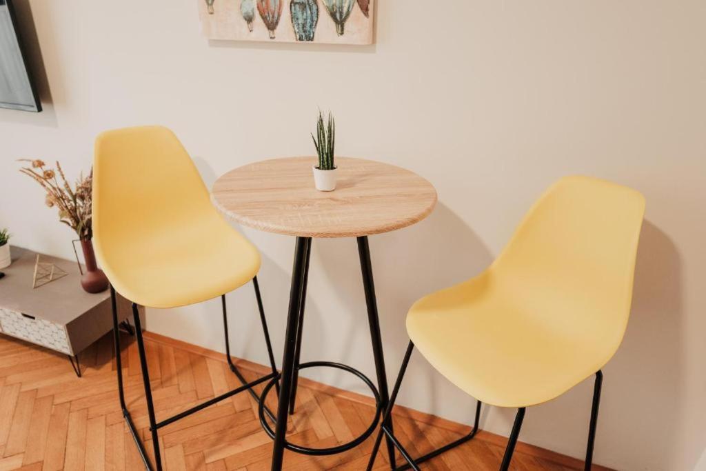 Citybeat Apartments, 400m From The Square Apartment Plzen