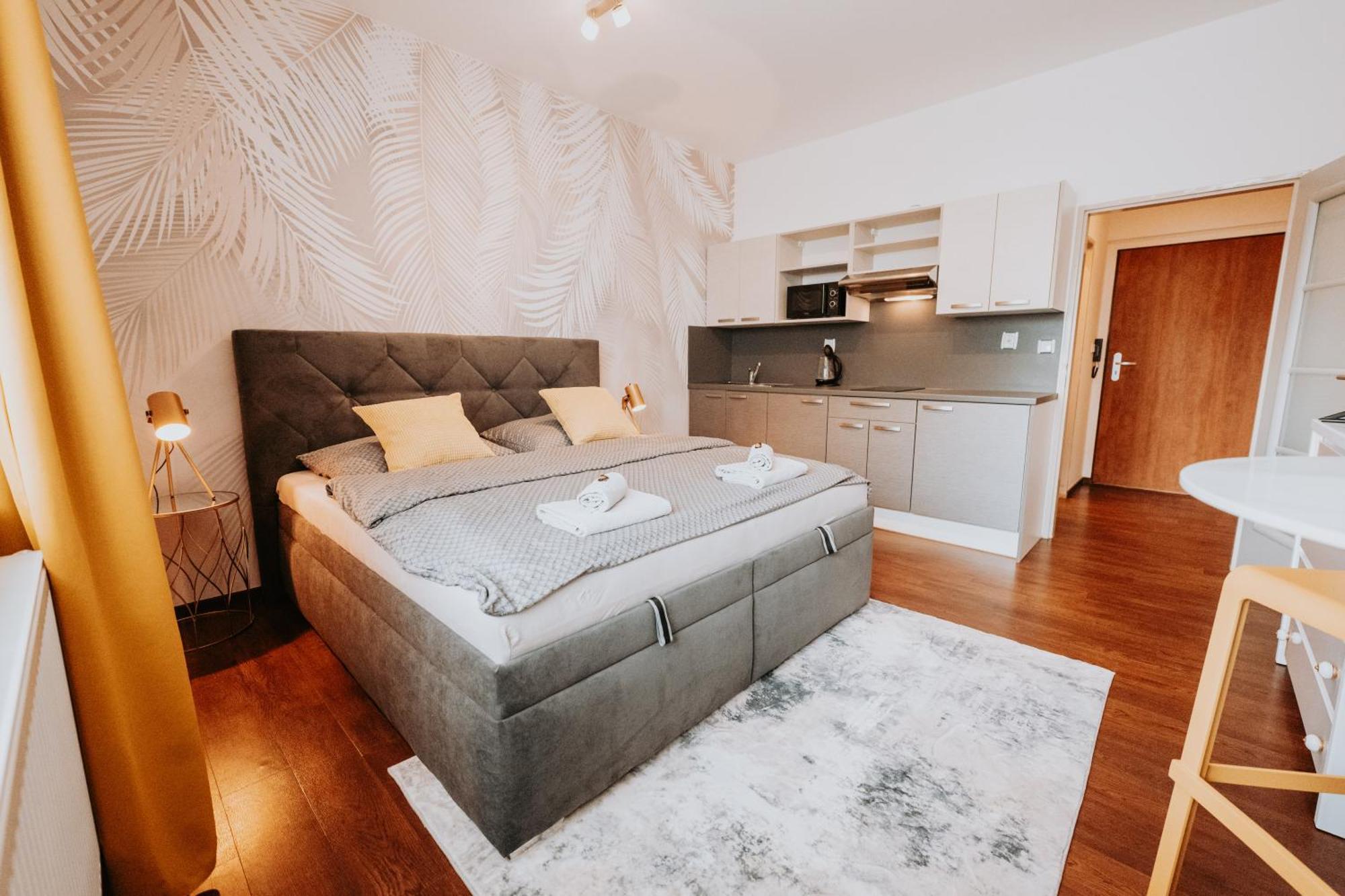 Citybeat Apartments, 400m From The Square פלזן