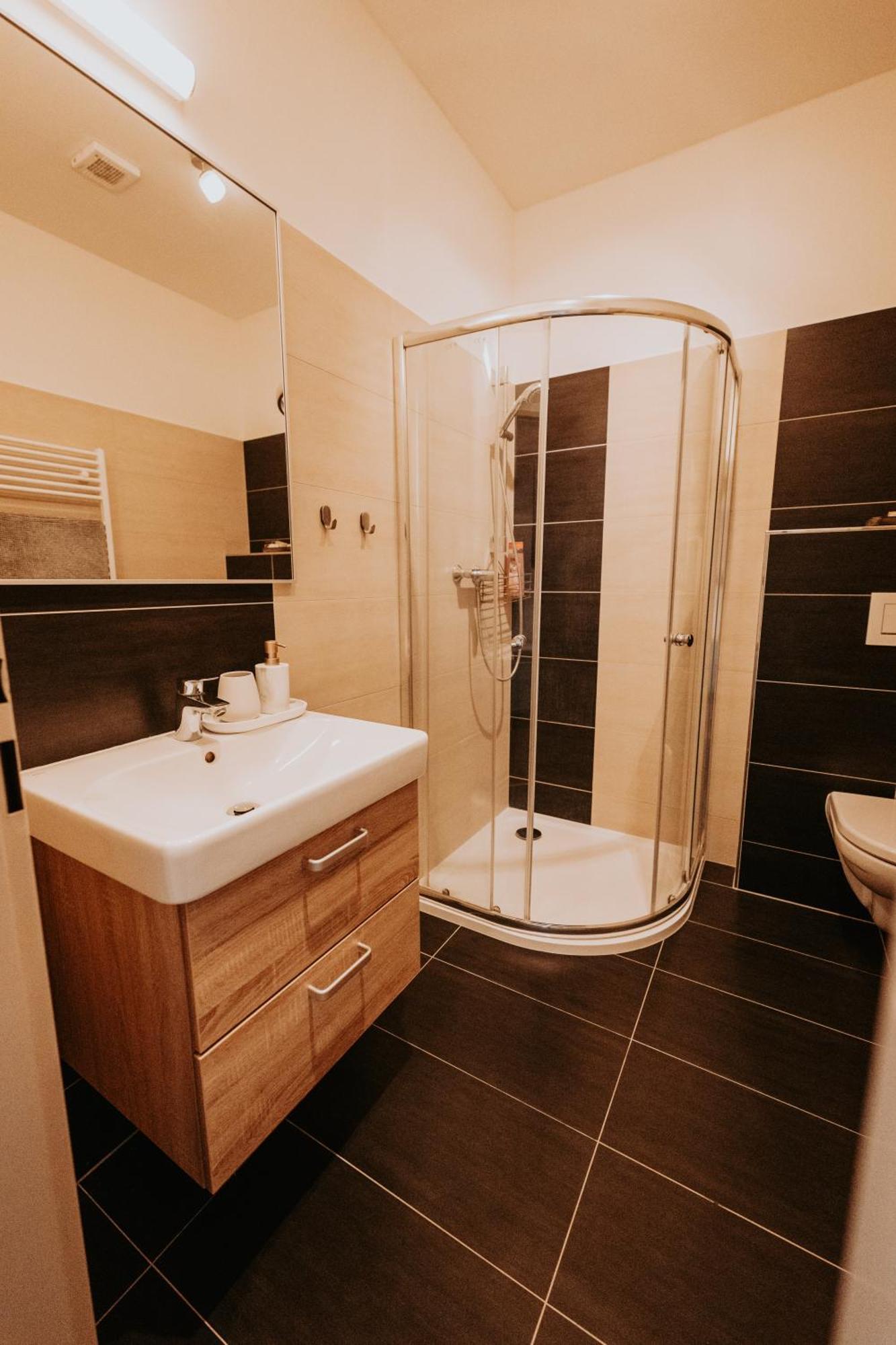 Citybeat Apartments, 400m From The Square Apartment Plzen